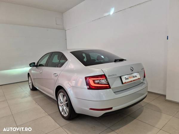 Skoda Octavia 2.0 TDI DSG Style - 3