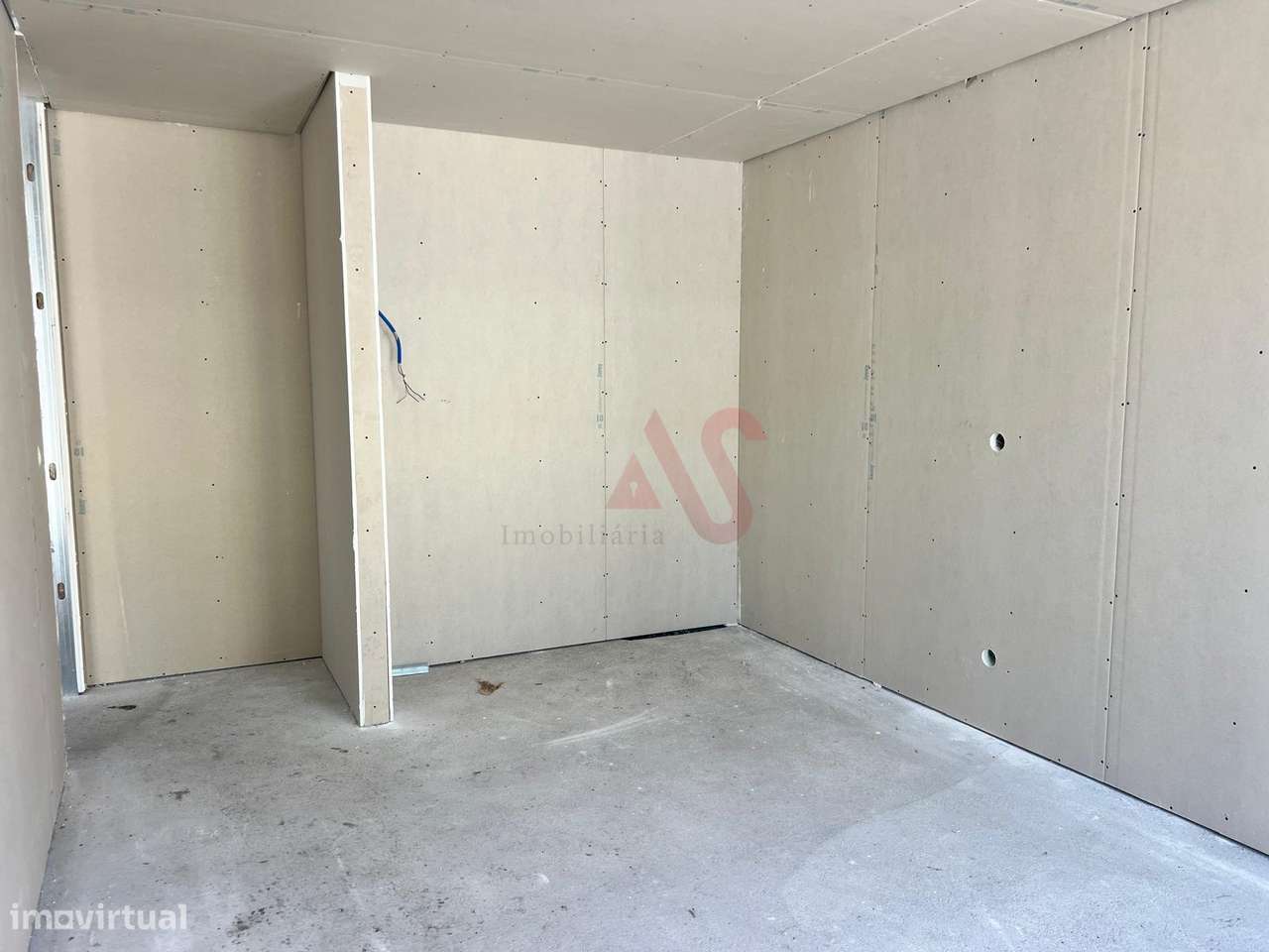 Moradia Térrea T3 com Piscina | Nova | Leitões, Guimarães-25