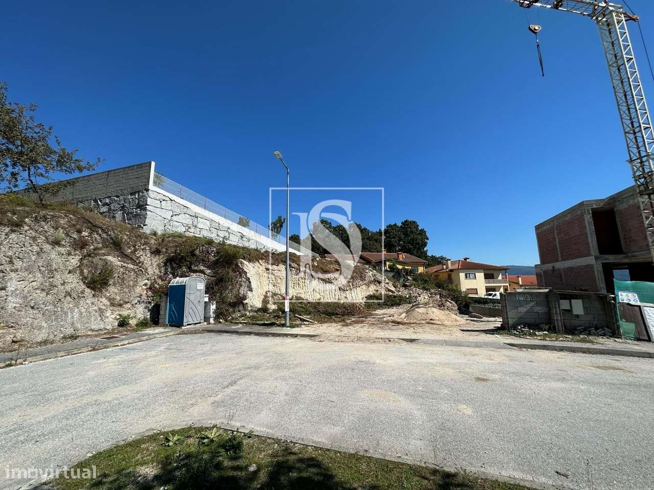 Terreno em Vila Caiz, Amarante - Grande imagem: 3/13