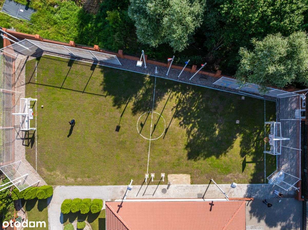 Przestronna rezydencja z pięknym ogrodem i basenem - Pełny obrazek: 4/14