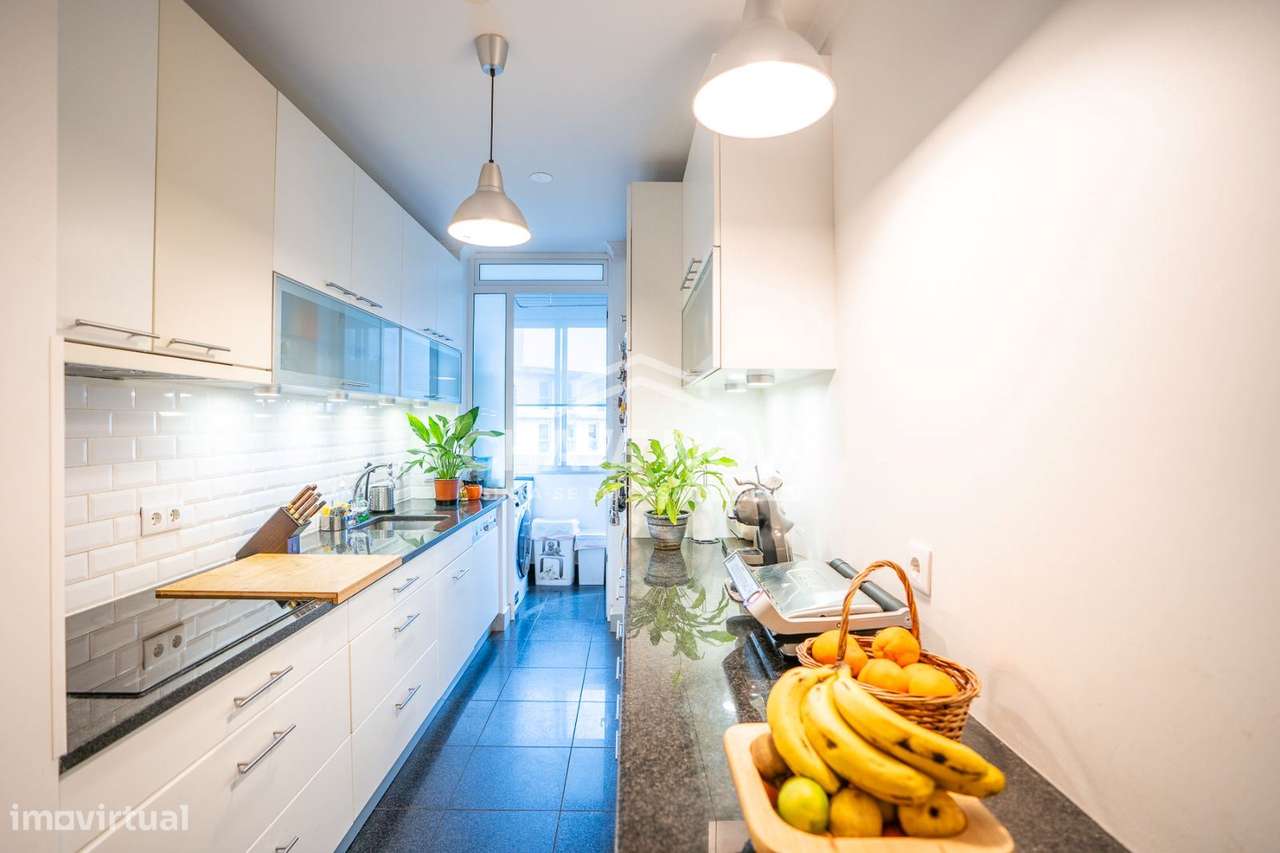 Apartamento T3 Renovado para venda em Lordelo do Ouro, Porto  Zona ...-8