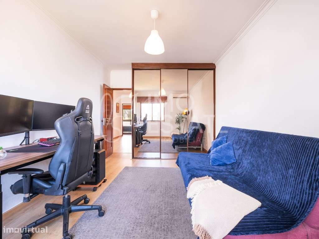 Apartamento T2 Linda-a-Velha-13
