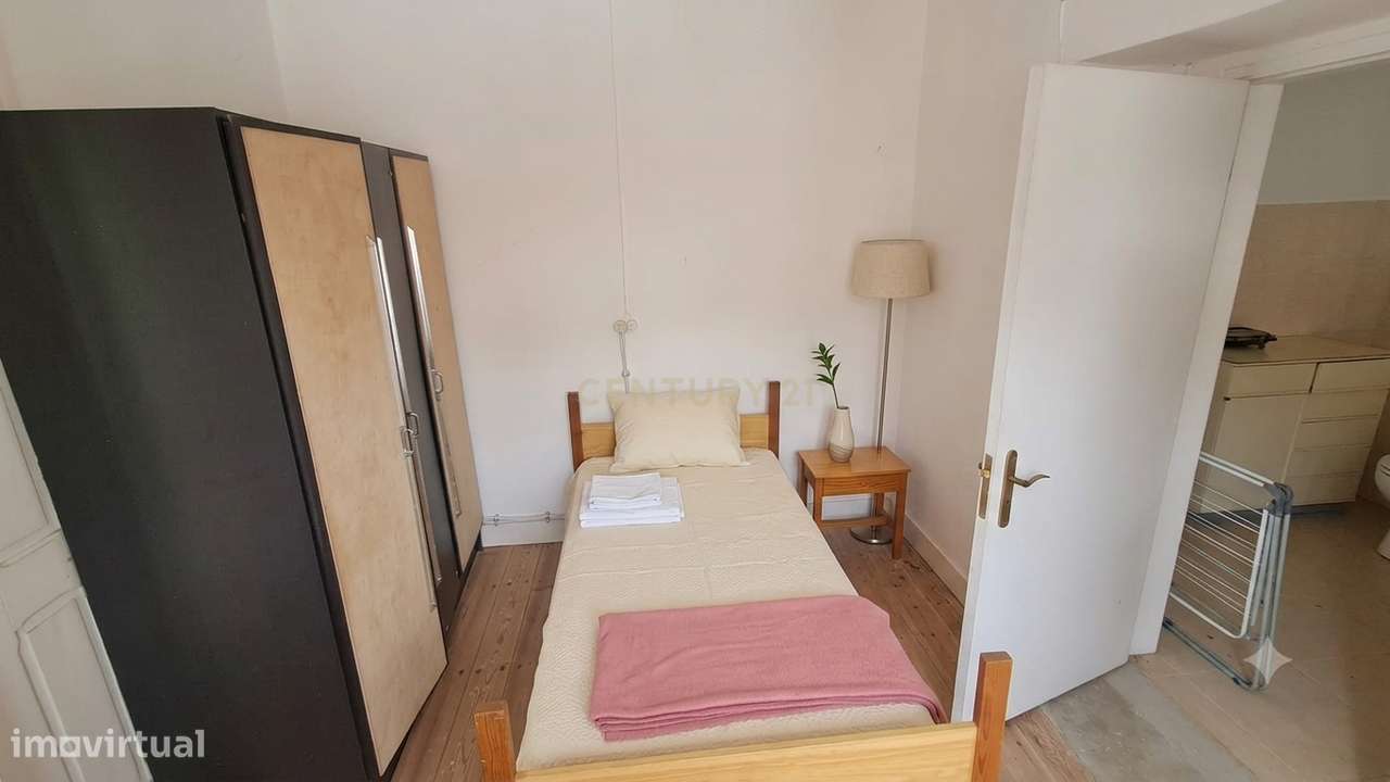 Moradia T2 com 1.950 m² de Terreno | Para Remodelar | Castanheira - Al-5