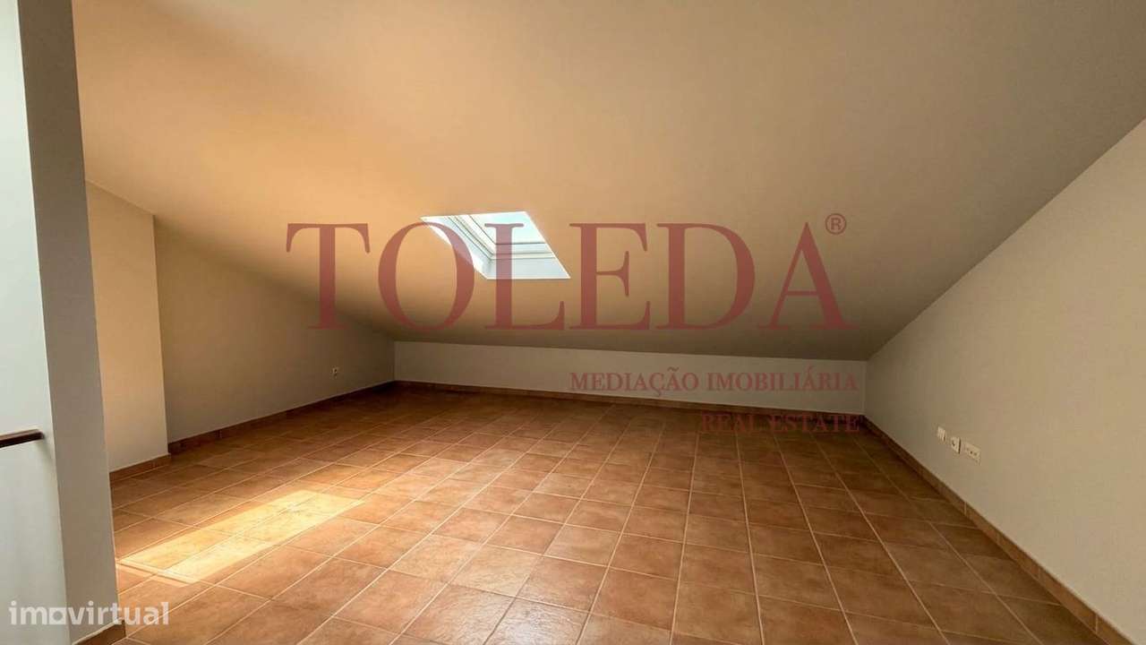 Moradia T3+1 com Terraço e Garagem-26