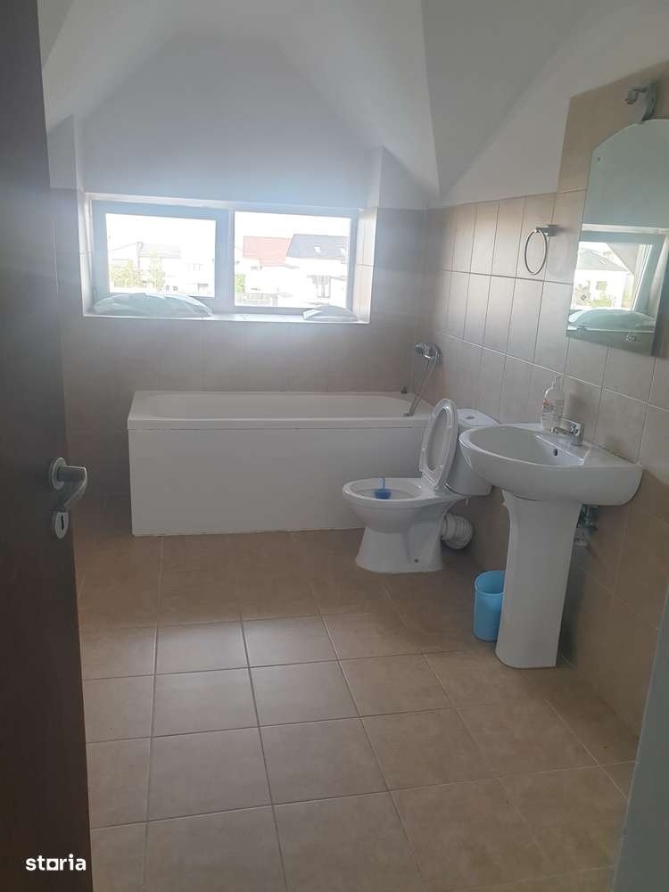 APARTAMENTE 3 CAMERE DE VÂNZARE – OTOPENI /ZONA LINISTITA-10