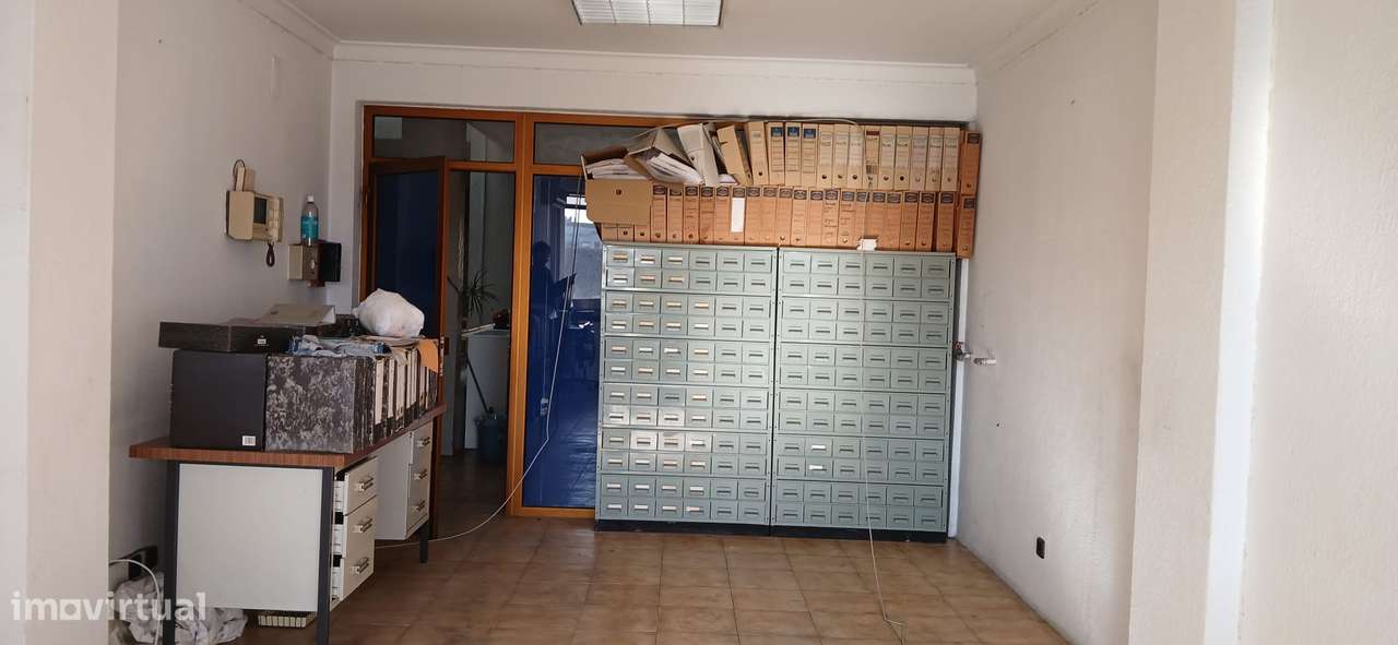 Excelente Espaço para Escritório numa zona muito central de Almada-7