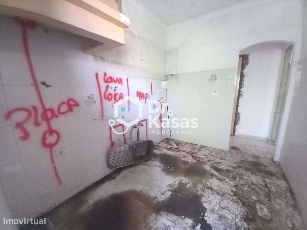 Apartamento T1 renovado na Baixa da Banheira-9