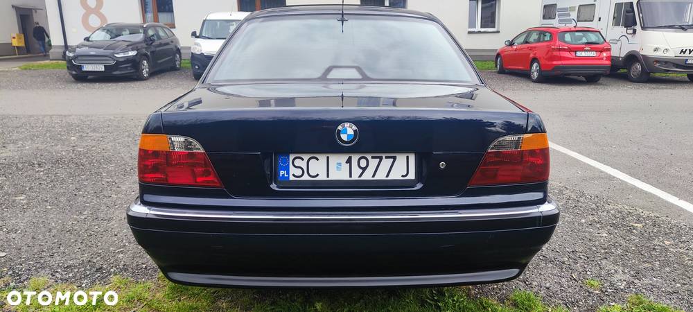 BMW Seria 7 740i - 3