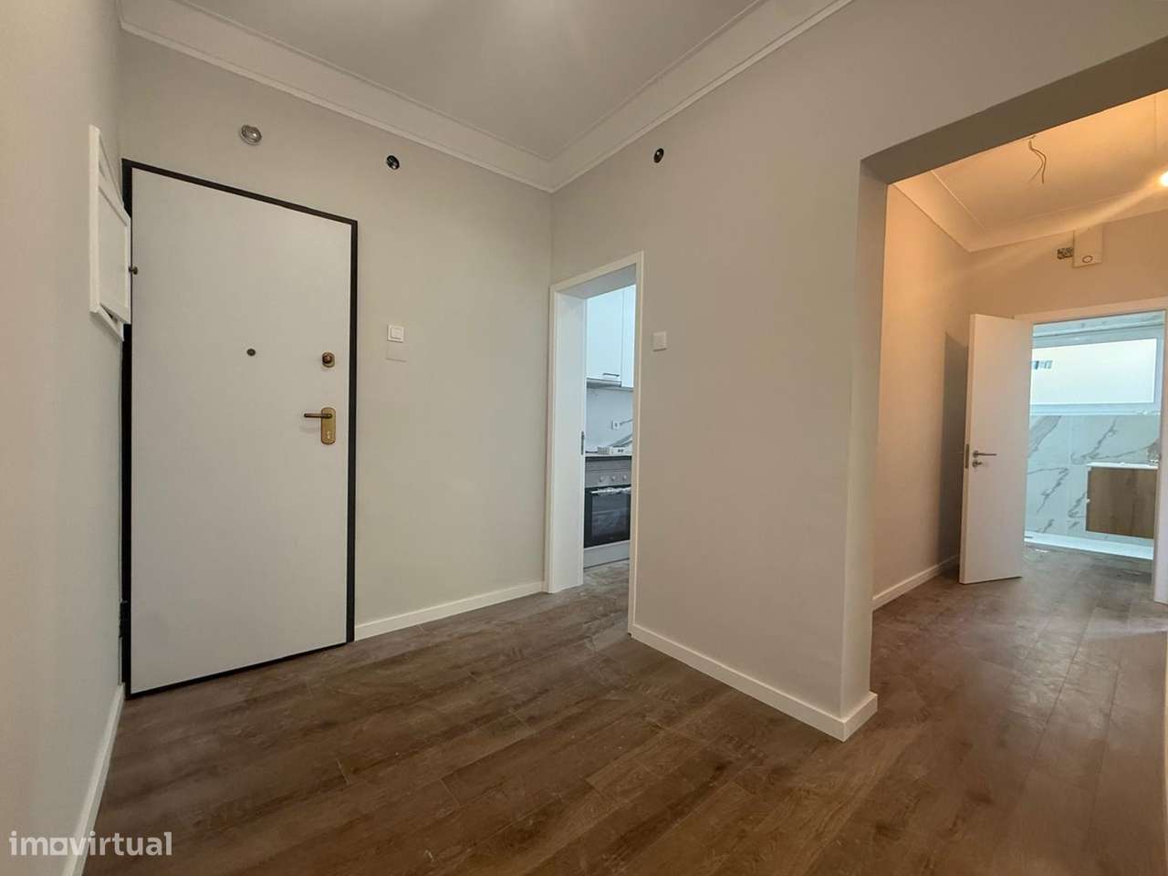 Apartamento T2 na Penha de Franca com acesso ao quintal-13