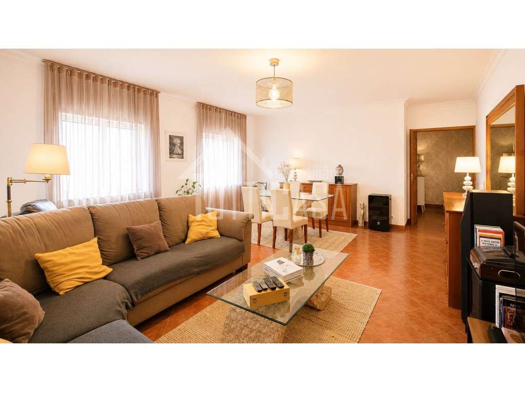 Apartamento T3 em Alcainça com parqueamento para 3 viaturas-19