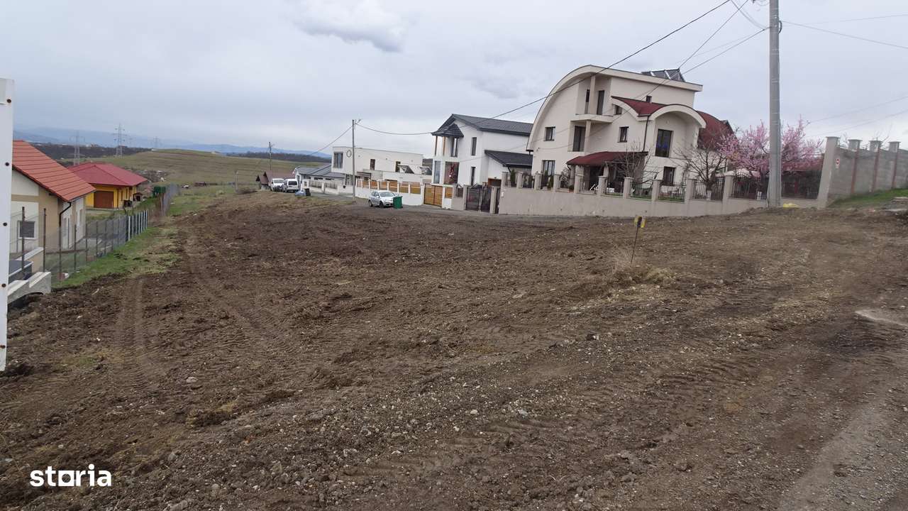 Vand teren intravilan in Deva, pe  Vulcan, 1400 mp, deschidere de 26 m - Imagine principală: 2/5