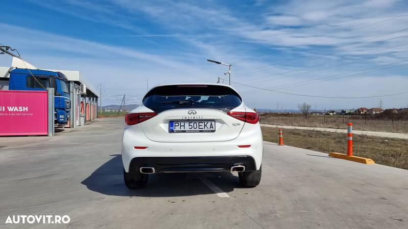 Infiniti Q30 2.2d DCT - 15