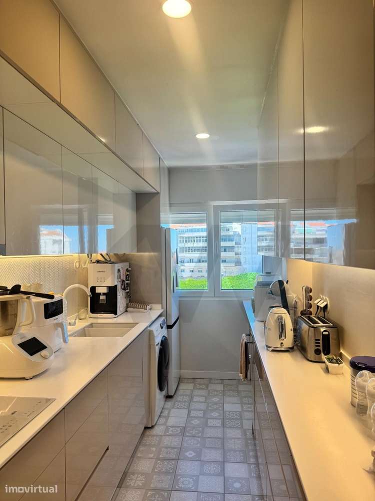 Linda a Velha - 1º Andar Remodelado, Mobilado e com Financiamento Gara-16