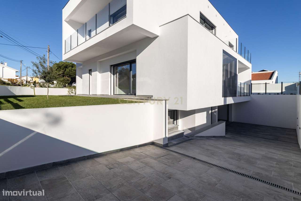 Moradia Nova T4 com piscina e garagem - Sobreda - Charneca de Caparica-59