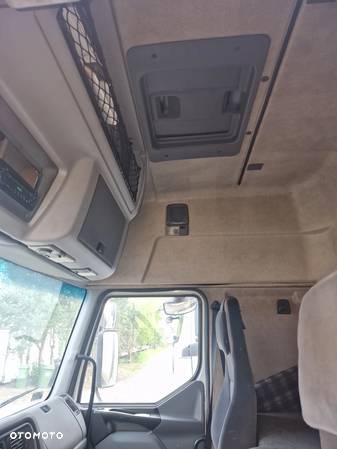 Renault Premium 320 dCI - 10