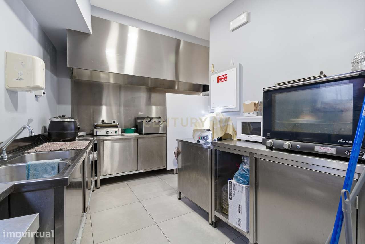 Prédio Comércio  (atualmente em uso na restauração - Café Snackbar)-5