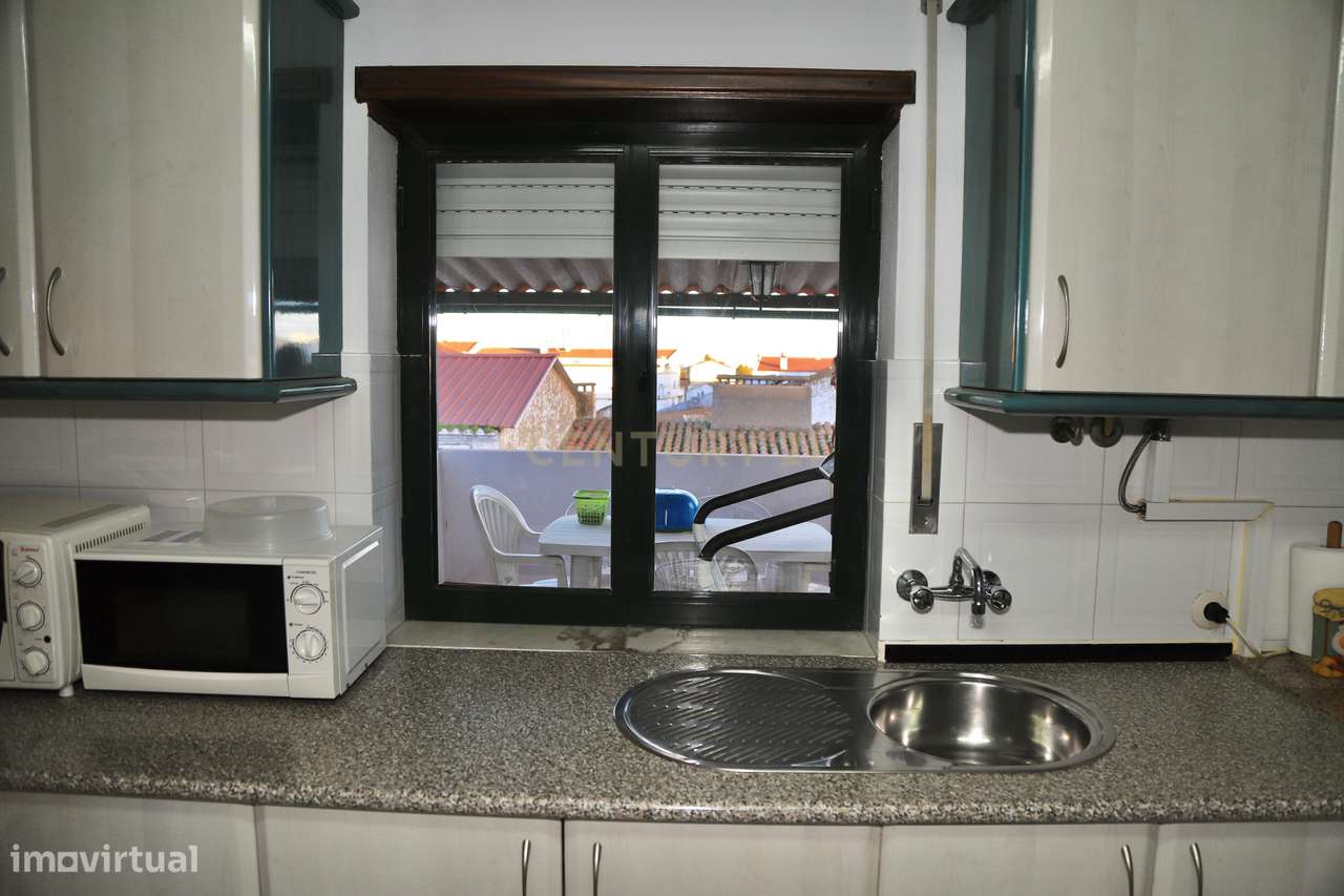 Dois T2 num só investimento - Centro de Campo Maior - Grande imagem: 5/39