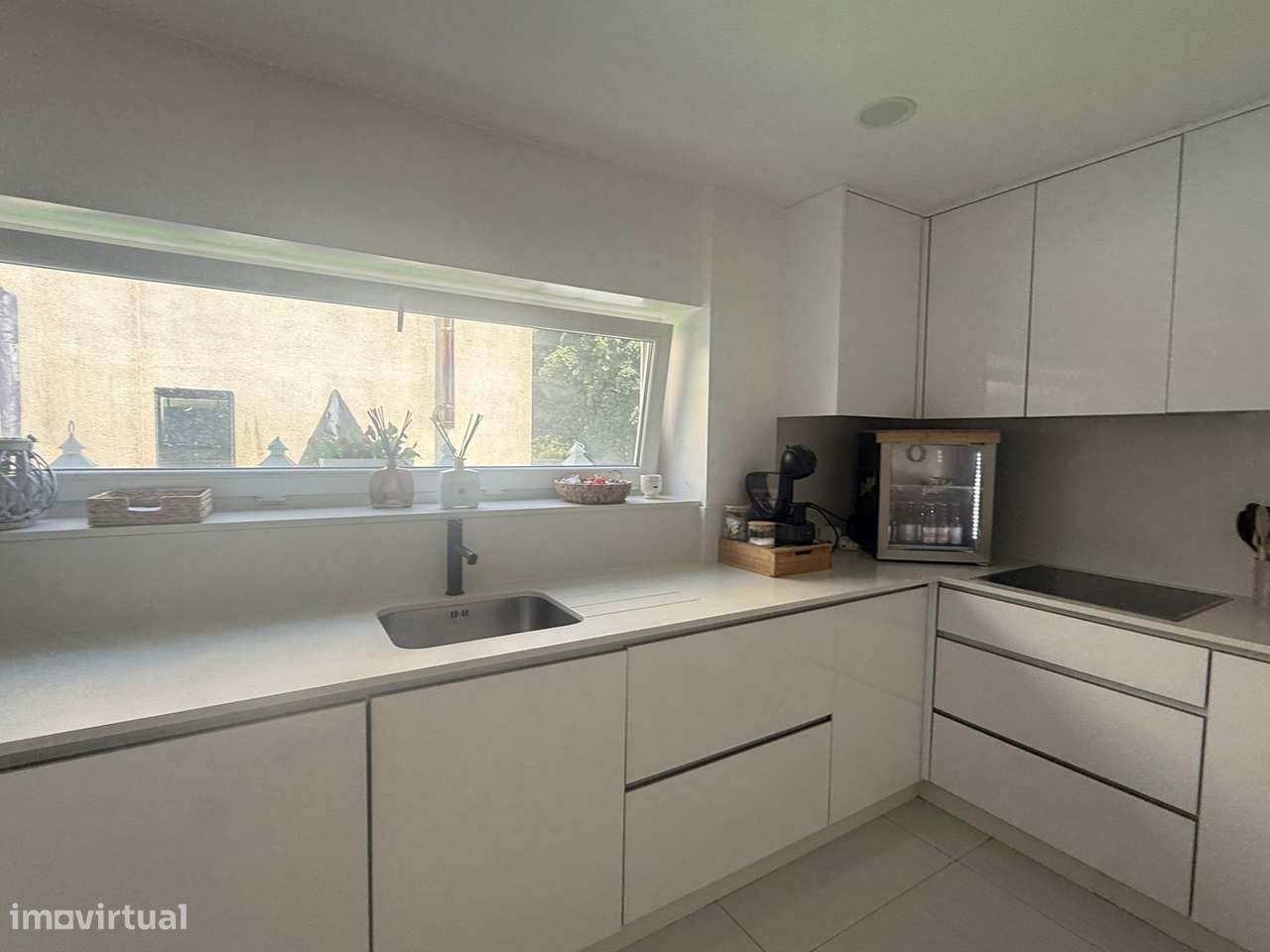 Moradia geminada Bi-Familiar T3 + T1 — Dois espaços...-5