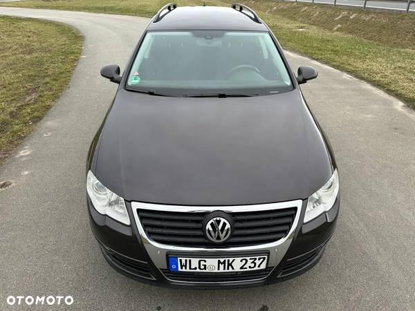 Volkswagen Passat - 18