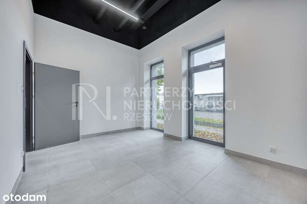 Nowoczesny Lokal W Świetnej Lokalizacji-9