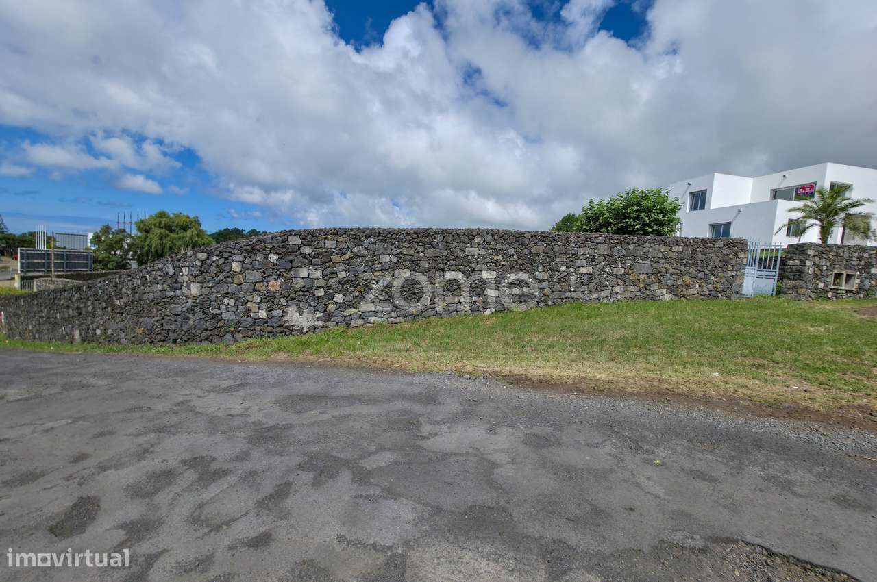 Terreno com viabilidade de construção - Rosto do cão (São Roque) - Grande imagem: 5/17