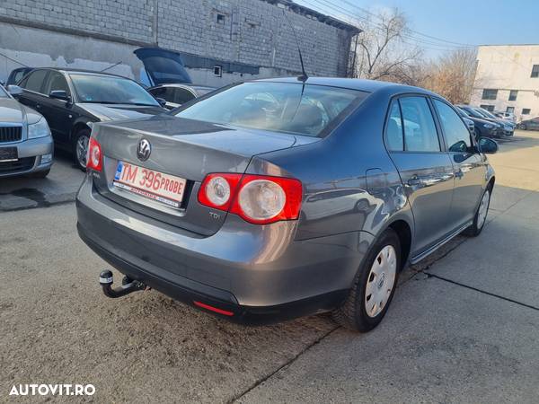 Volkswagen Jetta 1.9 TDI DPF Comfortline BlueMotion - 4