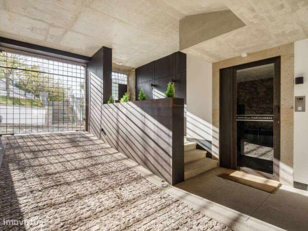 Apartamento T3 de luxo no Centro Histórico de Braga-53