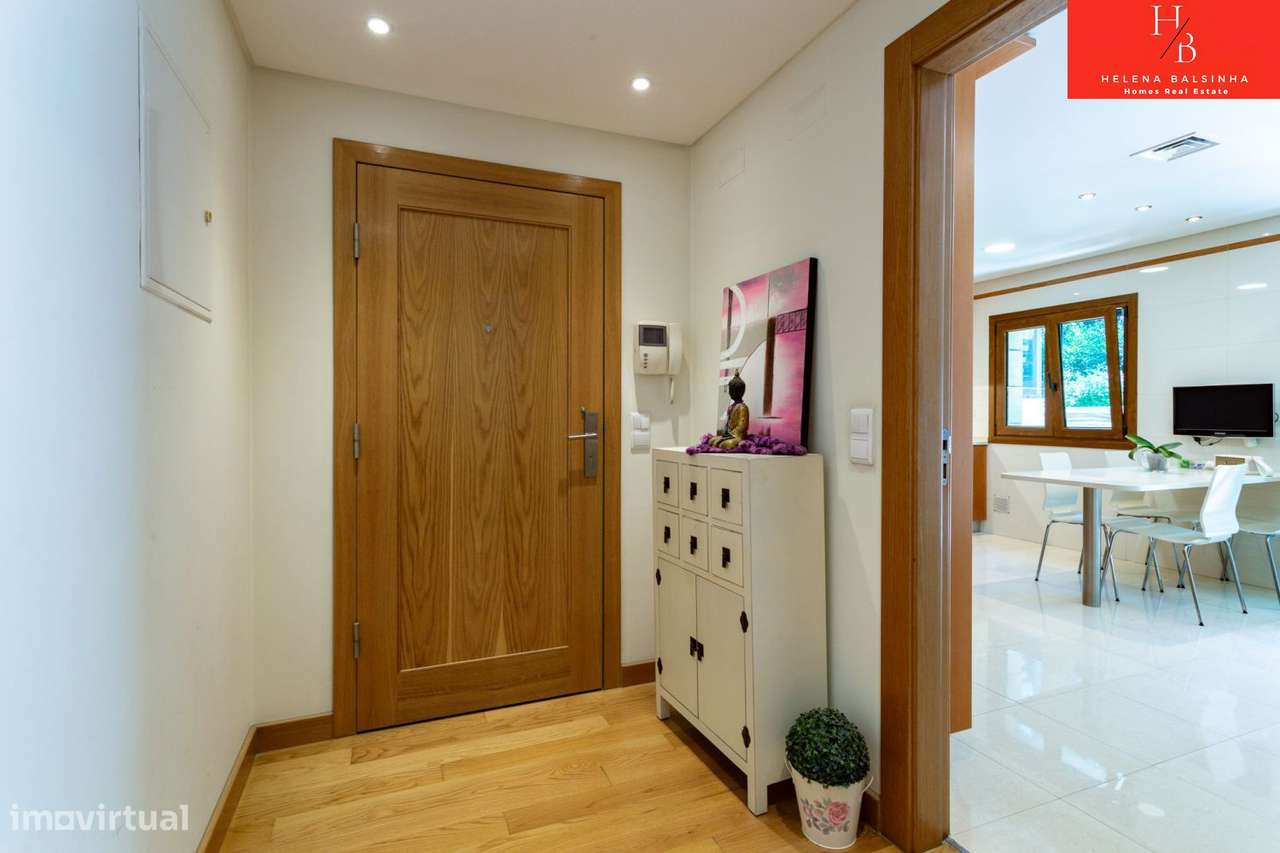 Excelente Apartamento T2 com 3 Parqueamentos nas Colinas do Cruzeiro-21