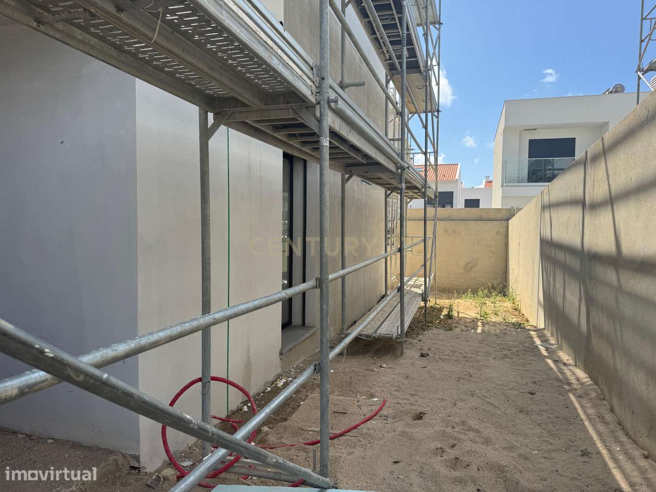 Moradia T4 contemporânea em Construção em Trajouce – São Domingos de R - Grande imagem: 5/31