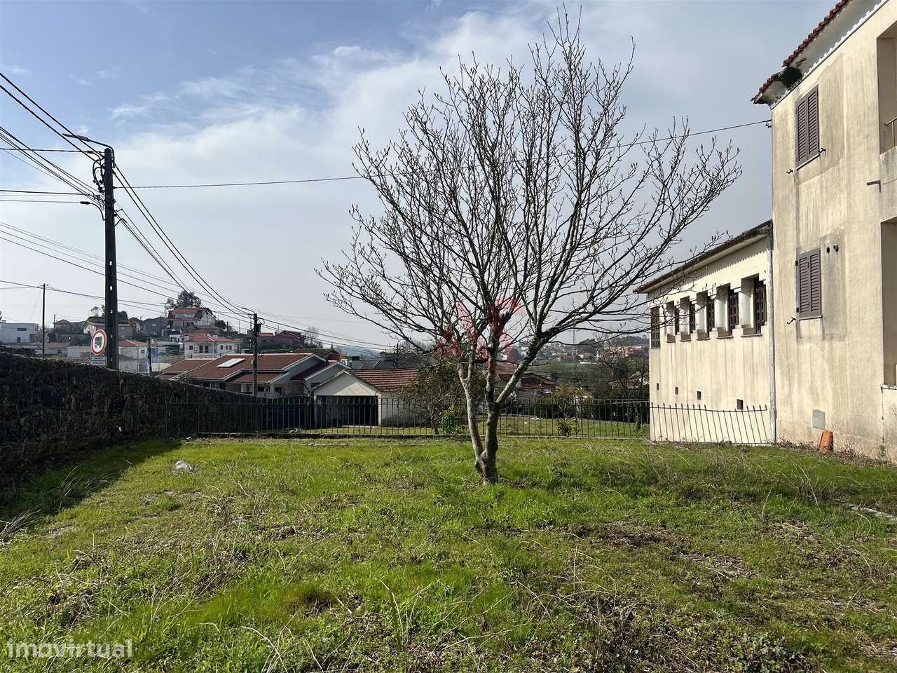 Moradia T4 com Piscina e Terreno de 2.407m² | Raimonda, Paços de Ferre-6