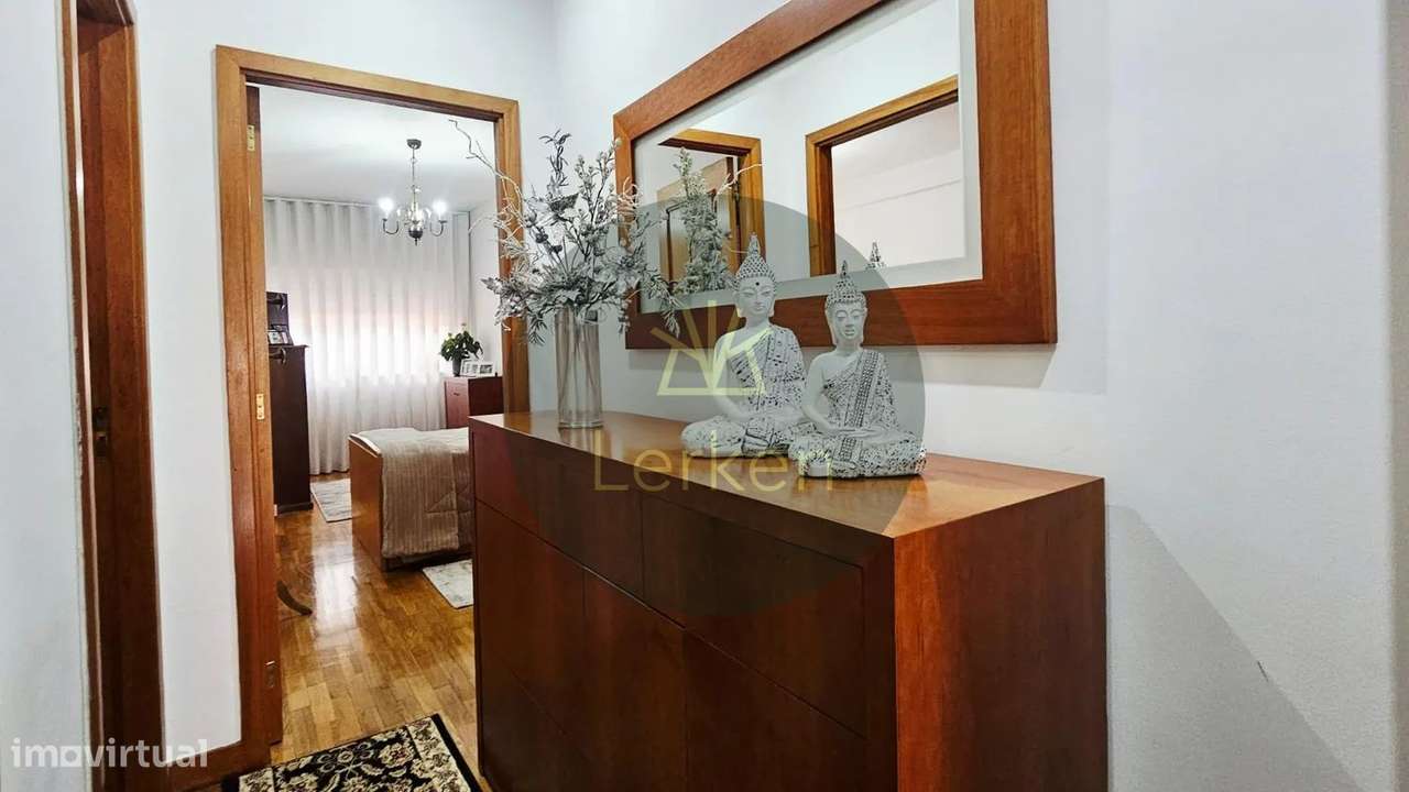 T2 junto ao centro de Guimarães | Cozinha renovada, garagem e elevador-8