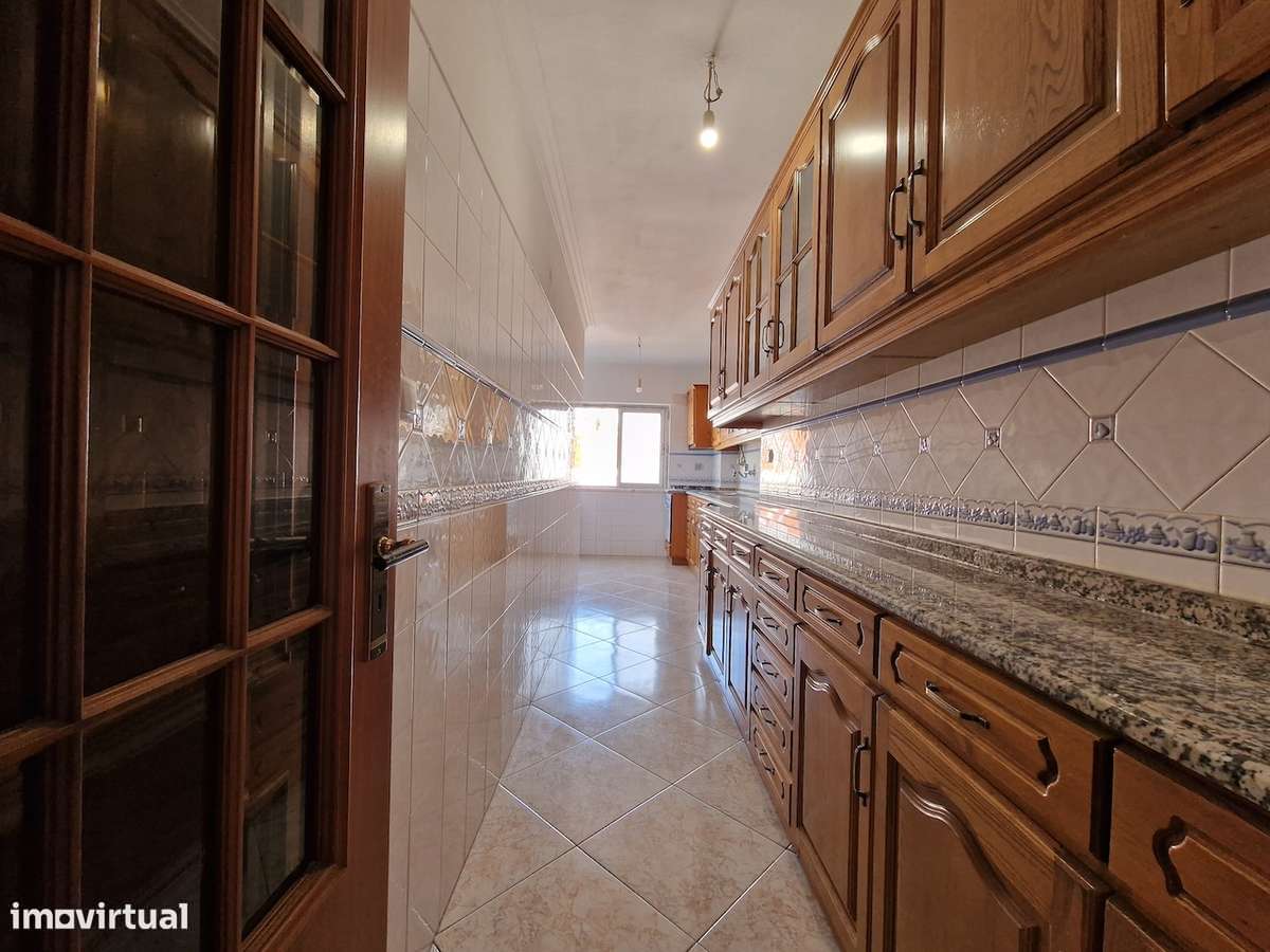 Apartamento T4 à Venda no Dafundo com Vista Deslumbrante para o Rio-6