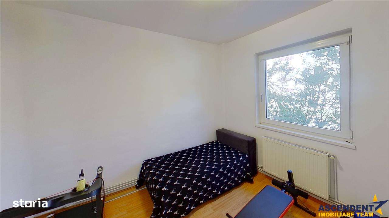 Tur 3D! Apartament 4 camere decomandat, etajul1, in cartierul Noua, Br - Imagine principală: 5/16