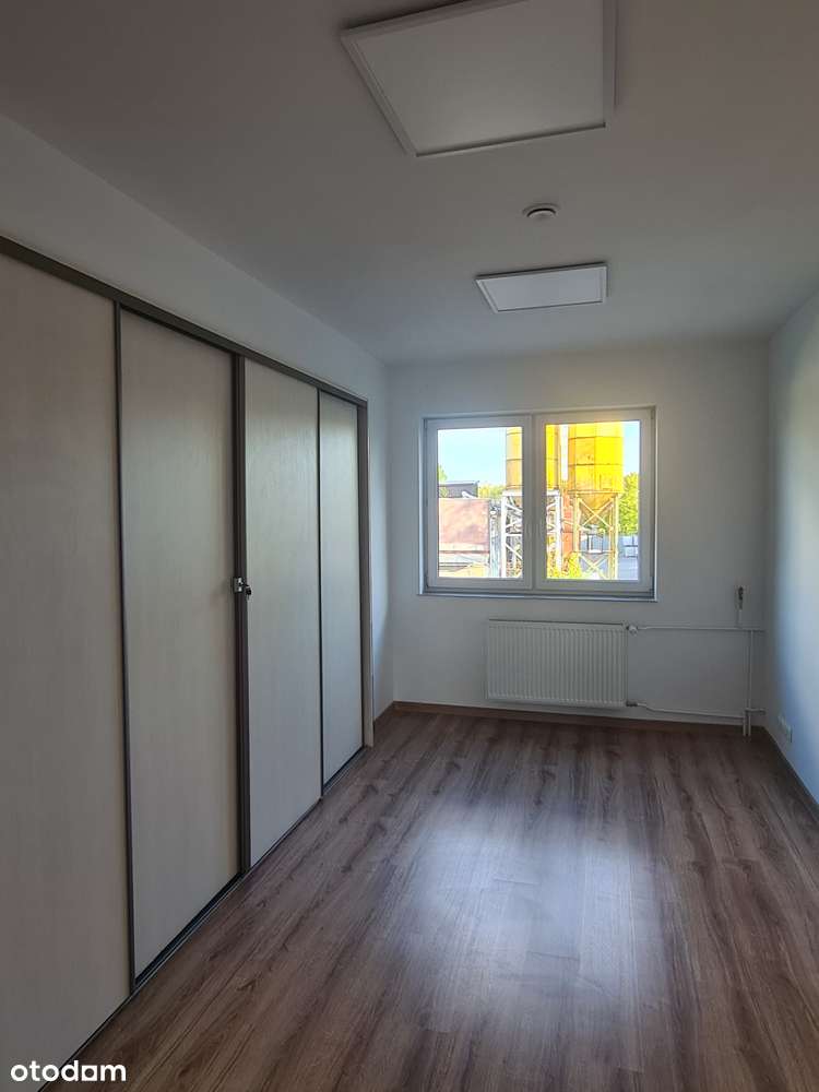 Budynek biurowy, przyległa hala, parking, plac składowy - blisko A4 - Pełny obrazek: 4/11