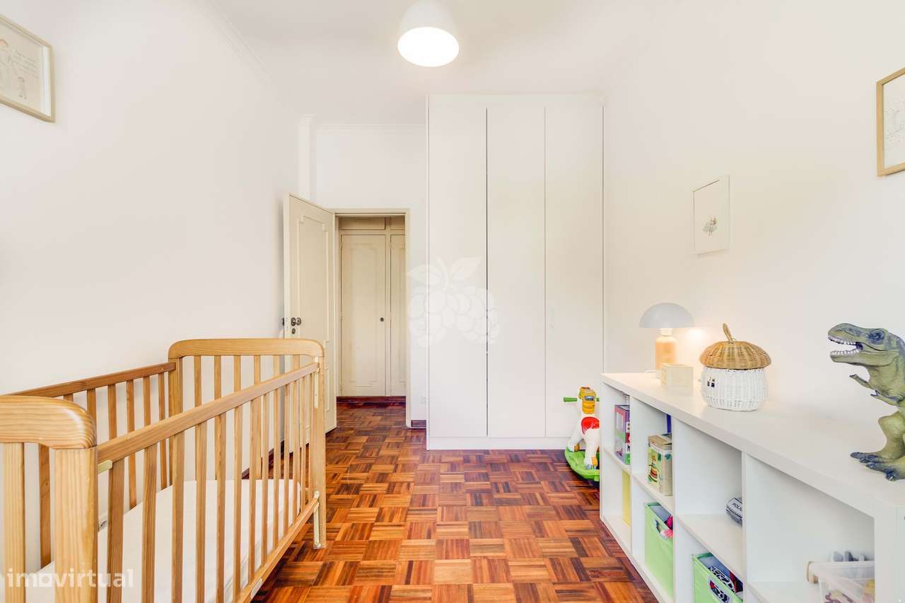 Apartamento T4 Remodelado-22