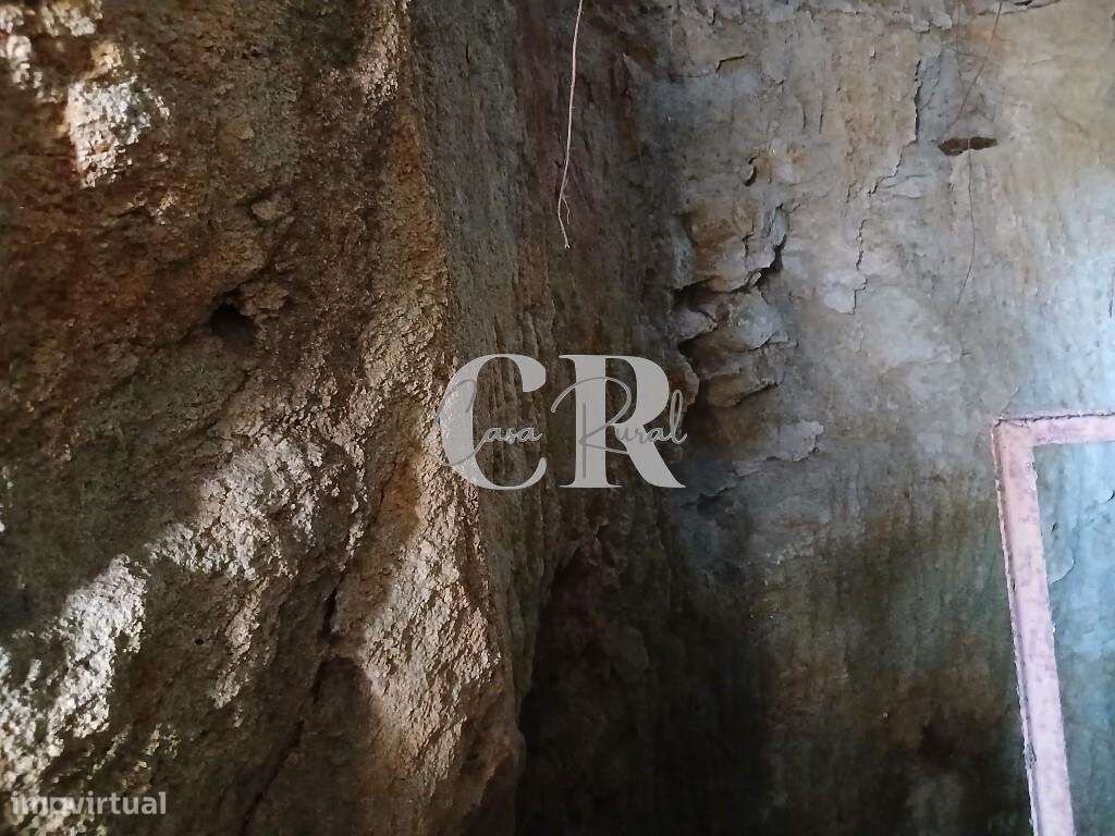 Propriedade com charme histórico, natureza e projeto aprovado em Figue-30