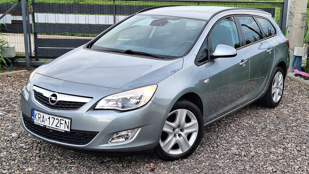 Opel Astra J 1.4 Turbo 2011