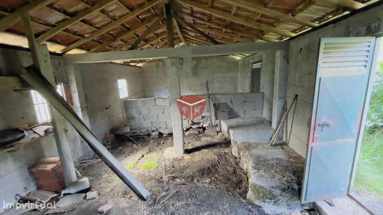 Casa para restauro com terreno