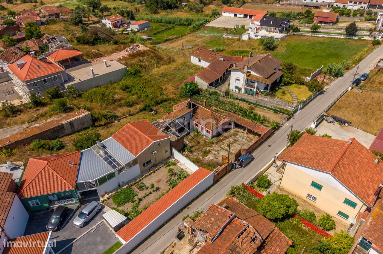 Moradia T2 || Para Reconstrução || Lote com 1.075m2-28