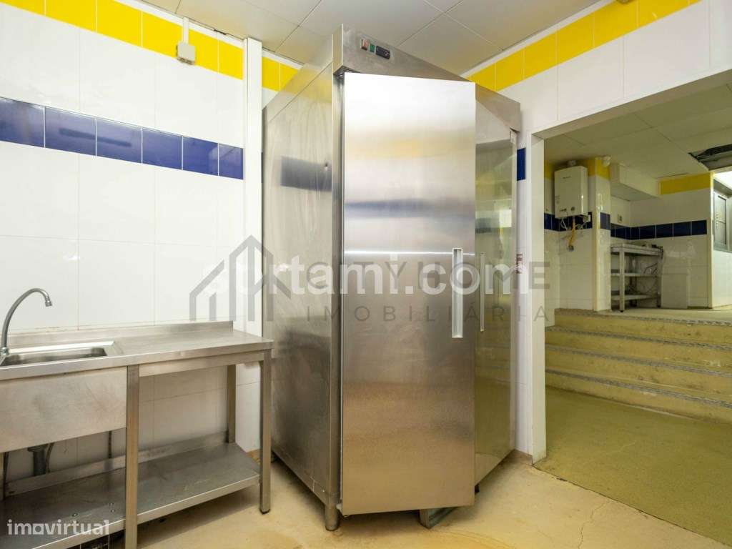 Espaço Comercial de 425m² no Coração de Faro-34