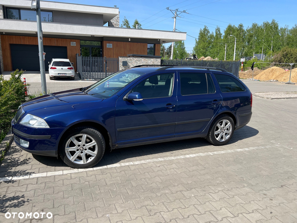 Skoda Octavia 2.0 TDI Elegance DSG - 4