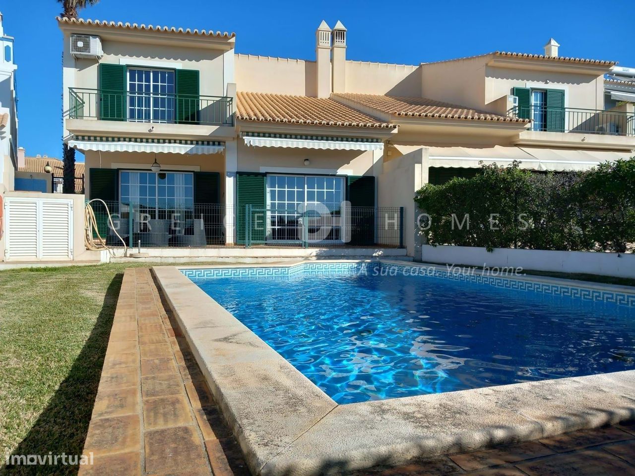 VENDE MORADIA V3 COM PISCINA EM VILAMOURA