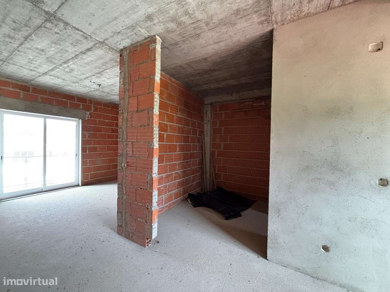 Moradia Geminada de Excelência em Vale Flores – Feijó, Almada-7