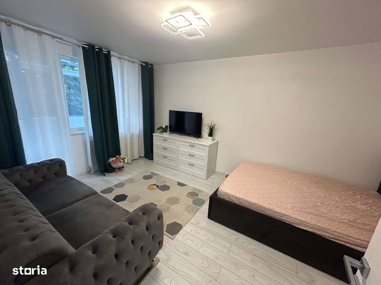 Titan Metrou 4 Min,Nicolae Grigorescu,Galeriile Titan,C ANAF - Imagine principală: 1/13