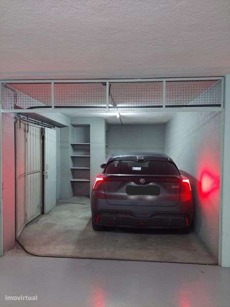 Garagem Box - Praceta António Coelho Figueiredo - Grande imagem: 4/6