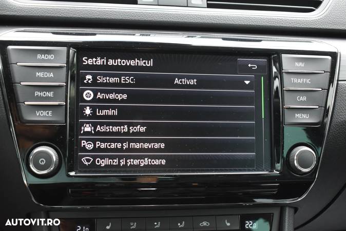 Skoda Superb Combi 2.0 TDI 4X4 DSG Style - 29