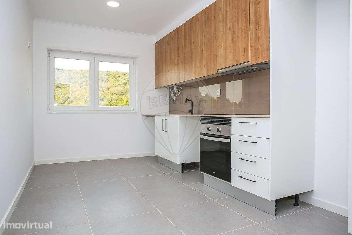 Apartamento T2 para arrendamento - Grande imagem: 2/16