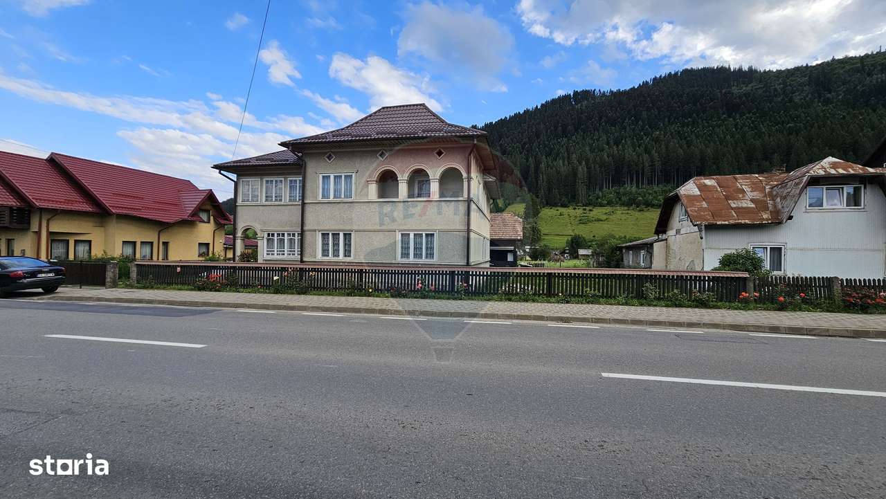 Casa 225 mp, teren intravilan 4822 mp C. Moldovenesc, Suceava - Imagine principală: 4/20