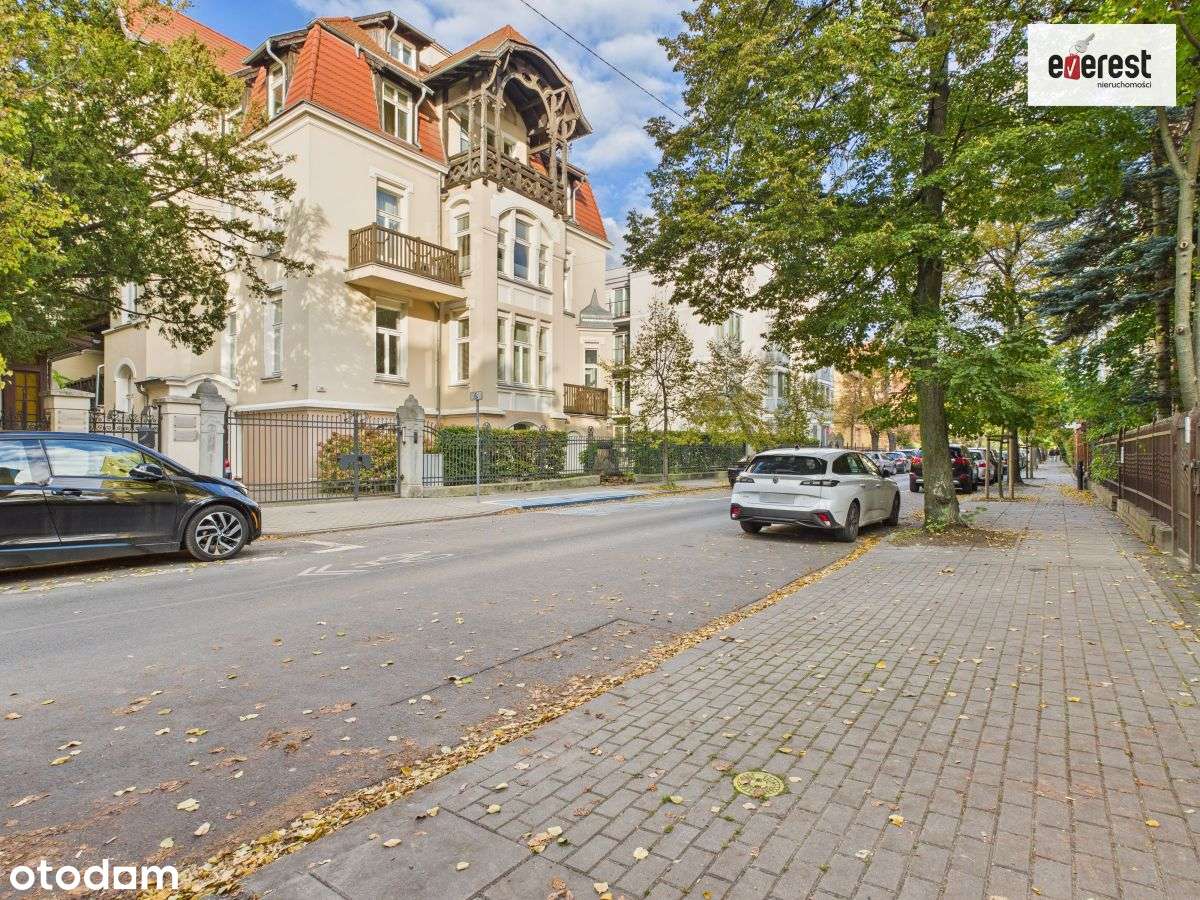 top miejsce, lokal podzielony na 3 mieszkania-1