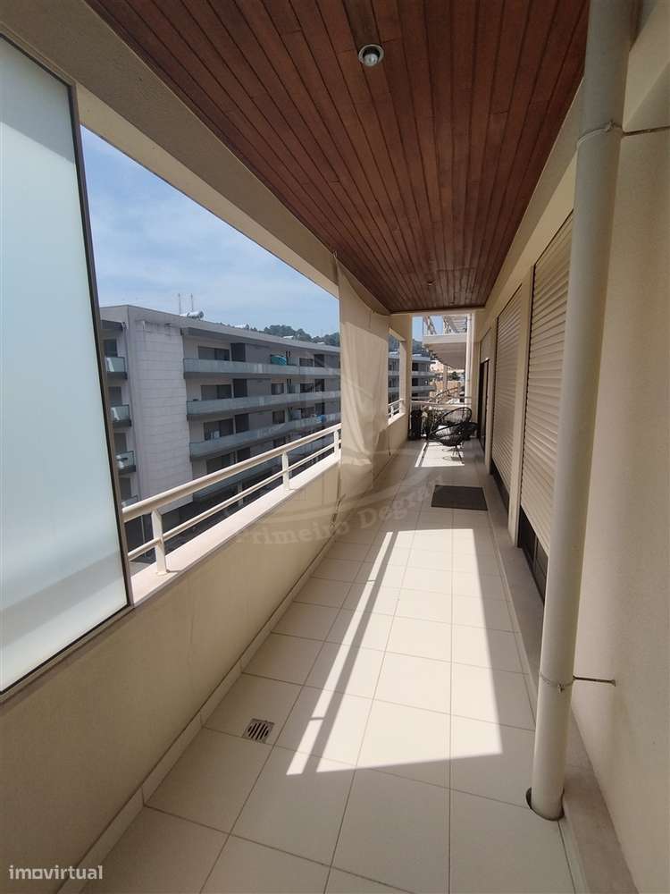 T4 com garagem para 2 carros-7